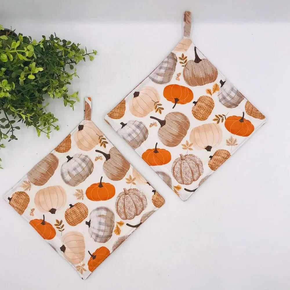 2 Square Potholders, Pumpkins and Plaid Cottage Core Kitchen 7x7 Inches